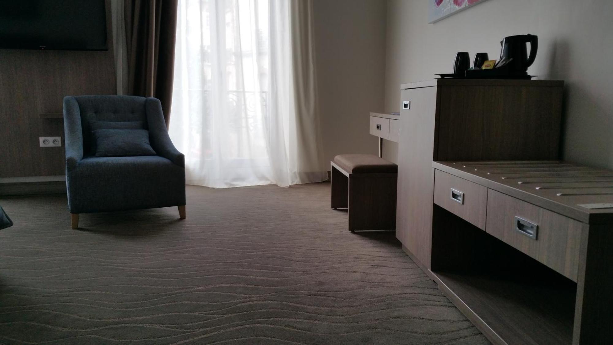 Brit Hotel De Grignan Vichy Luaran gambar