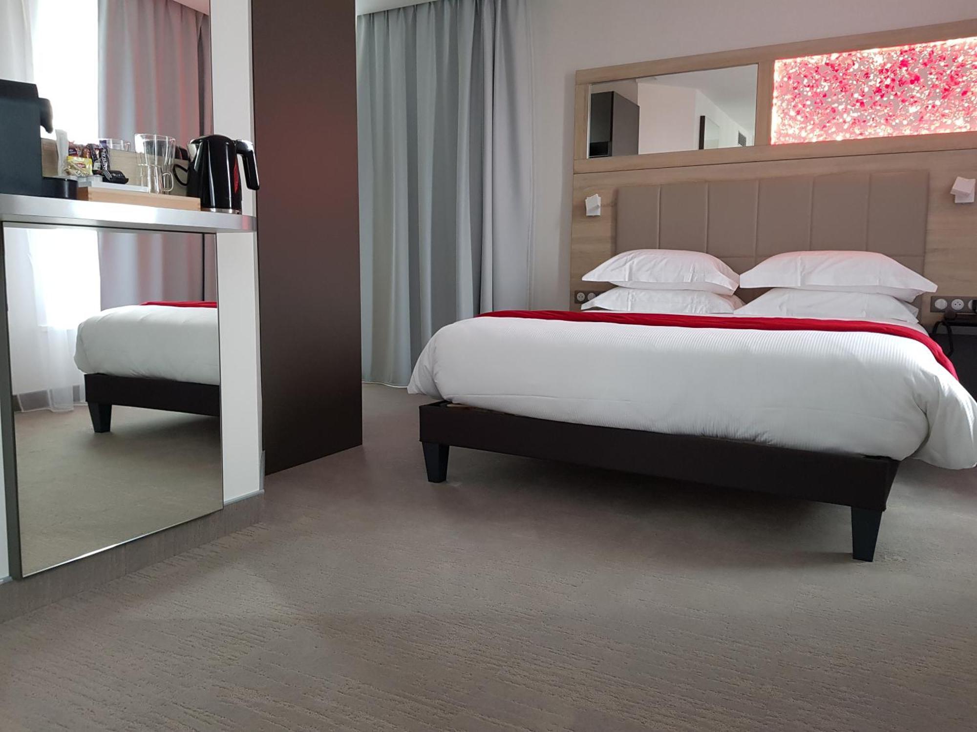 Brit Hotel De Grignan Vichy Luaran gambar