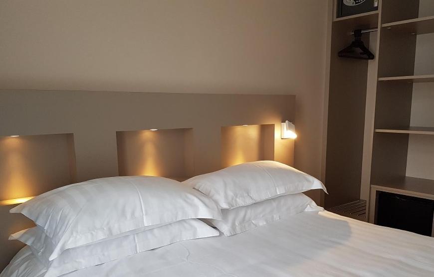 Brit Hotel De Grignan Vichy Luaran gambar